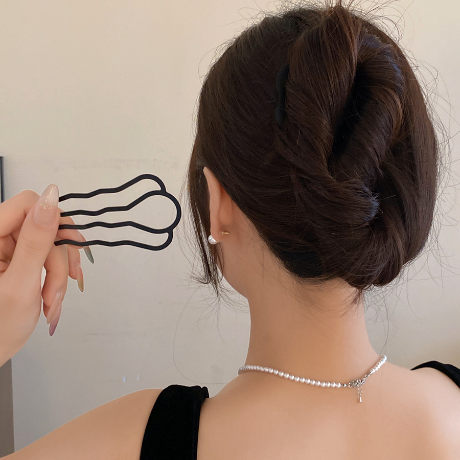 Women Accessories On Sale - Sisir Garpu Rambut Berbentuk U Logam