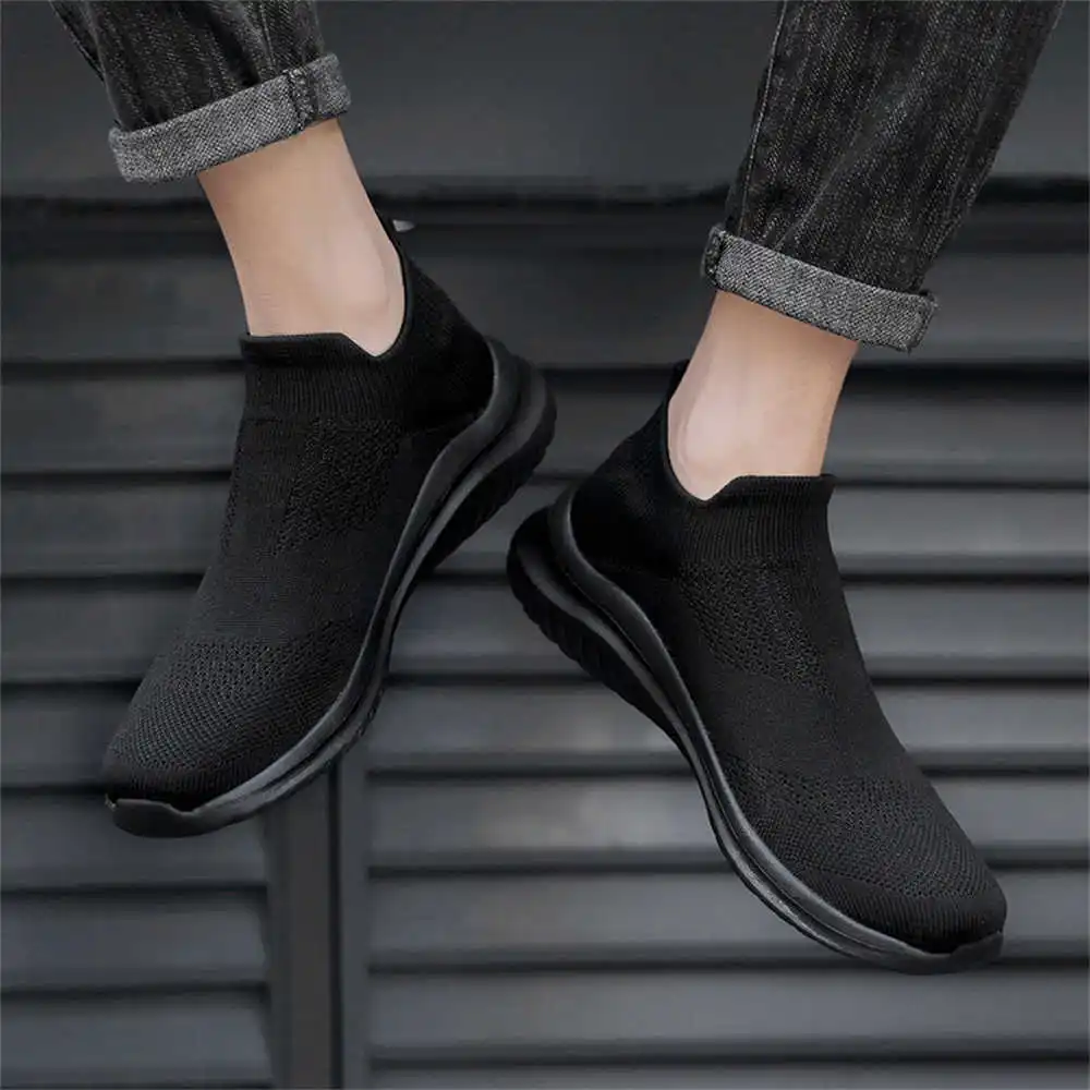 Women Accessories Business Name Ideas - Sepatu olahraga pria, krem lembut baru
