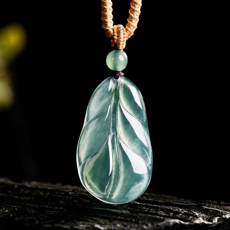 Women Accessories To Gift - Liontin Daun Giok Myanmar Hadiah untuk