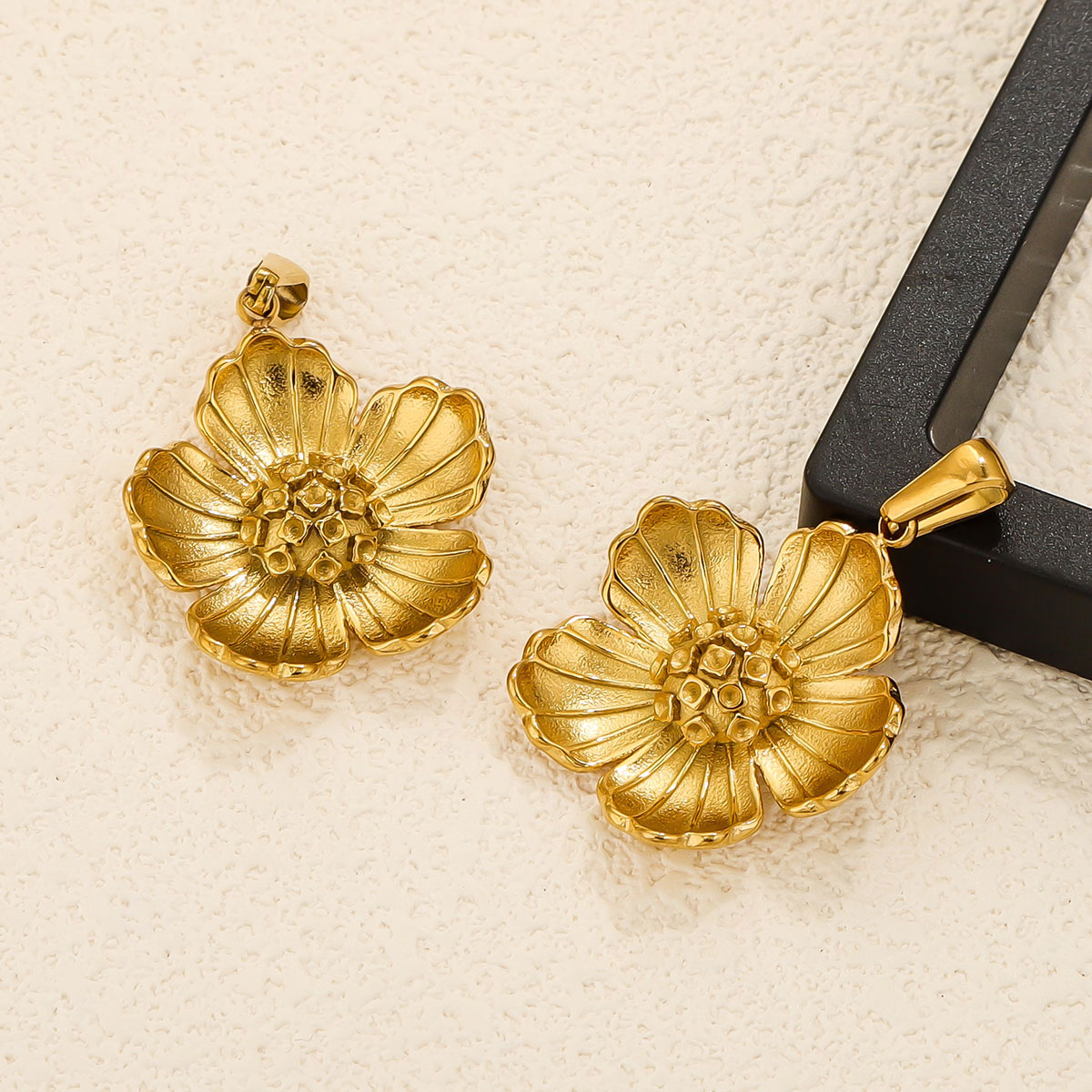 2 Buah Lot Liontin Jimat Baja  - Women Accessories Pack ulasan dan harga